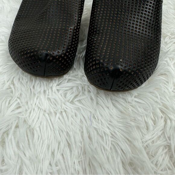 L’Artiste Spring Step Leather Perforated Leather Clogs - Picture 3 of 10